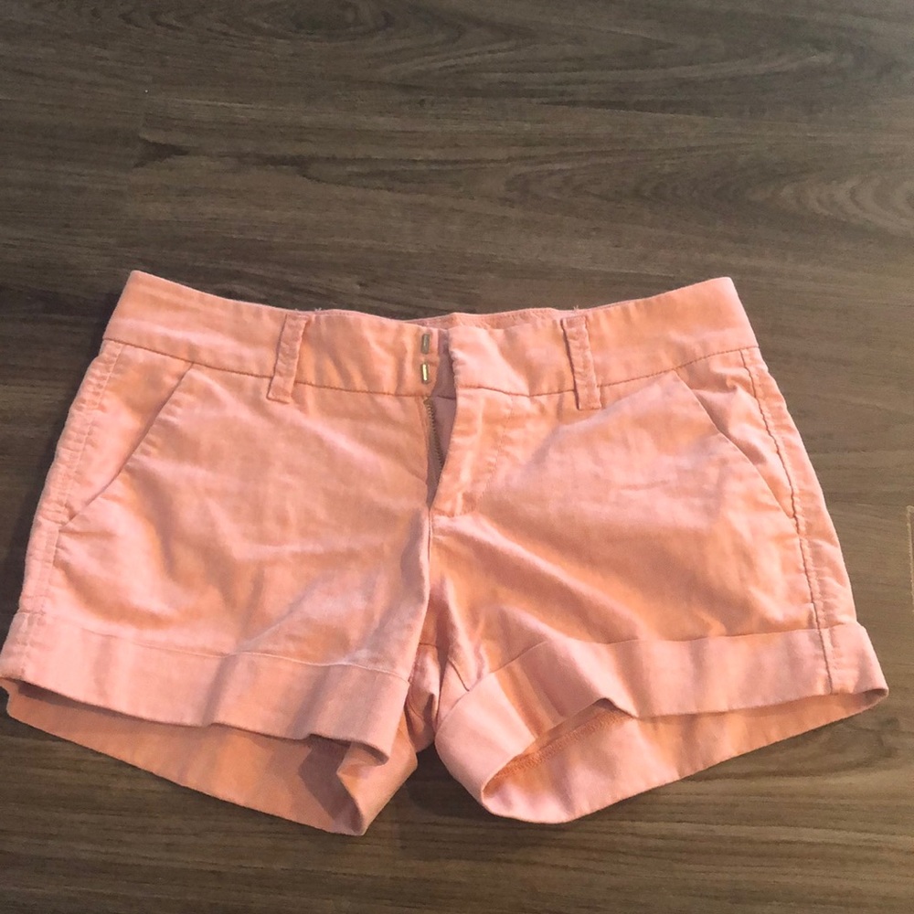 These are cute women’s shorts that are great for summer!